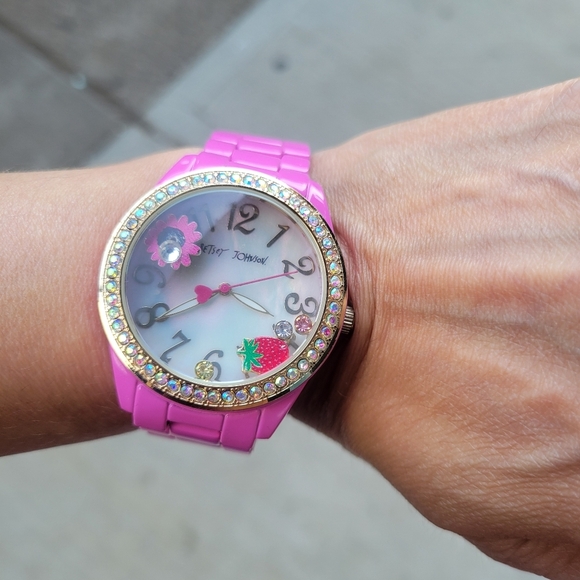 Betsey Johnson Pink and Gold Sparkle Watch With Floating Trinkets EUC - Picture 7 of 10